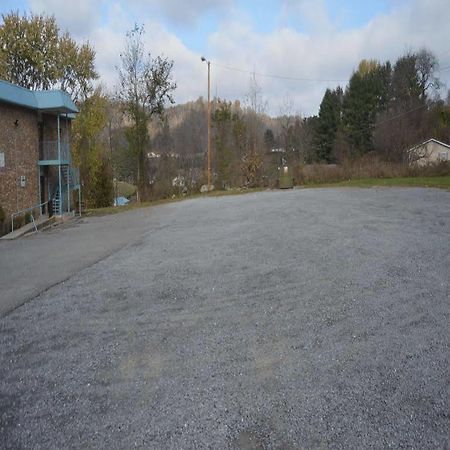 Budget Inn Of Tazewell County Pounding Mill Exteriör bild