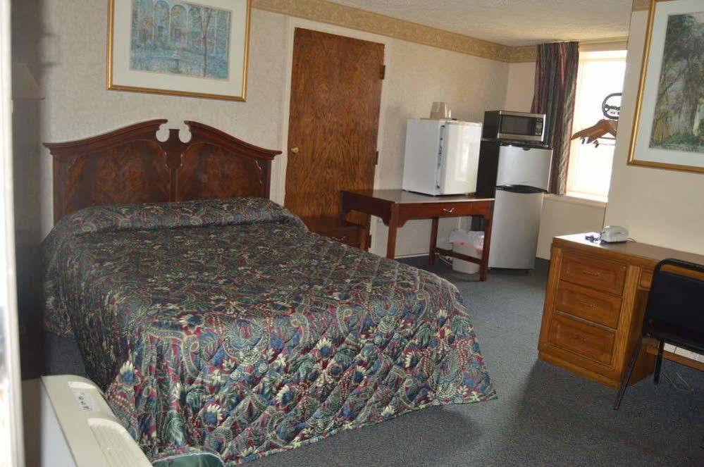 Budget Inn Of Tazewell County Pounding Mill Exteriör bild